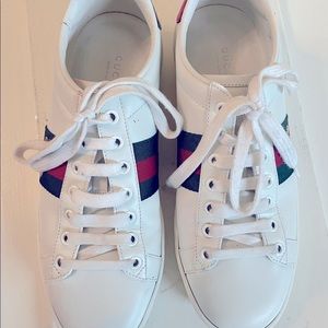 Gucci Ace Embroided Bee Sneaker